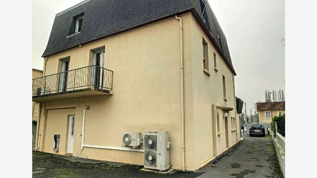 A louer bureaux de 313m² à Brive-la-Gaillarde