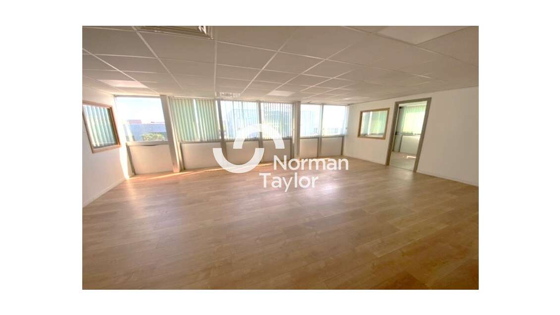 A louer bureaux 140m² à Mauguio Fréjorgues Ouest
