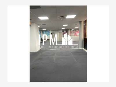 Bureaux 357m² à louer à Marseille Bonneveine 13008