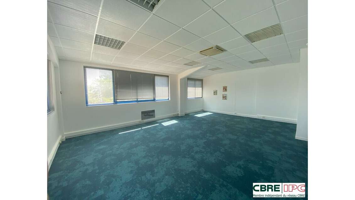 A louer bureaux de 42m² au 1er étage à Anglet