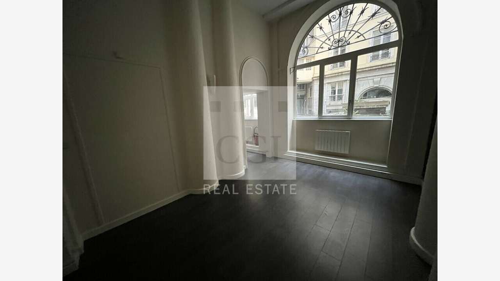 A louer bureaux de 434m² en RDC à Pusignan