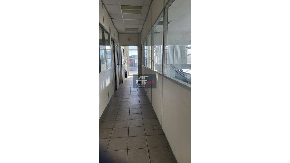 Bureau 160m² RDC à louer à Malville