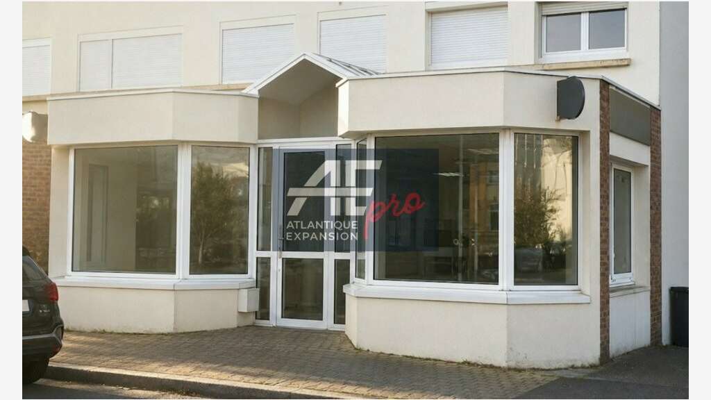 A louer bureaux 70m² double vitrine à Pornichet