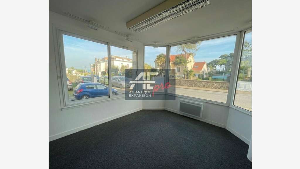 A louer bureaux 70m² double vitrine à Pornichet