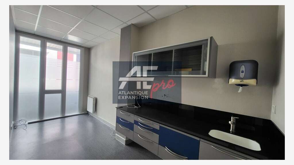 A louer bureaux 82m² à Saint-Nazaire centre