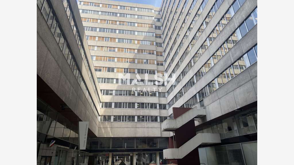 A louer bureaux cloisonnés 447m² à Lyon 69003
