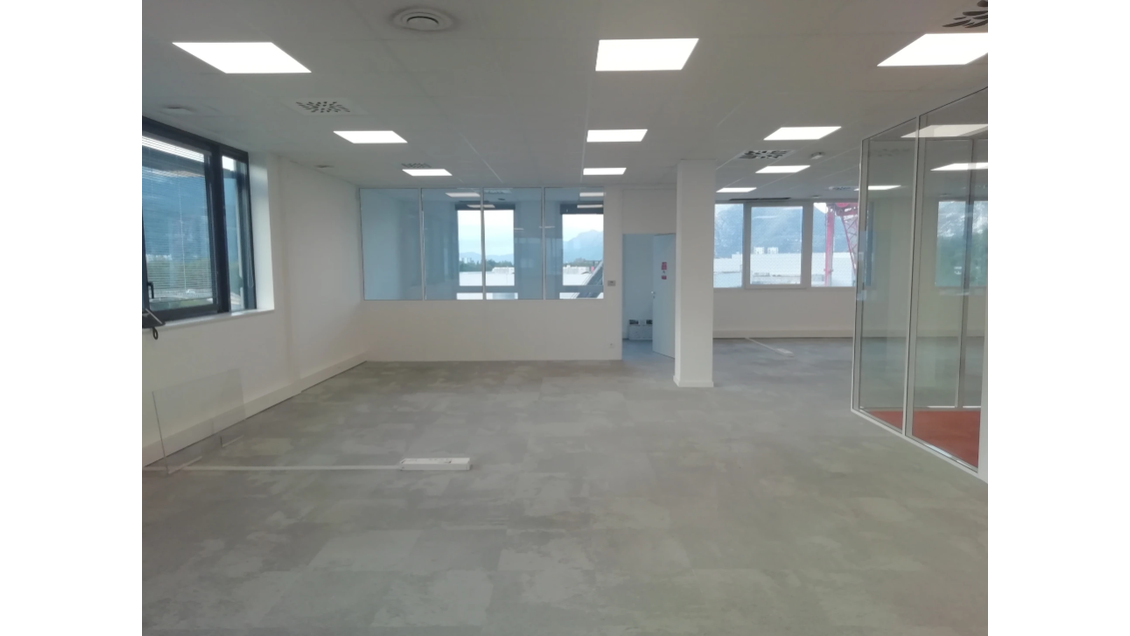 A louer bureaux modernes 407m² R+3 à Échirolles