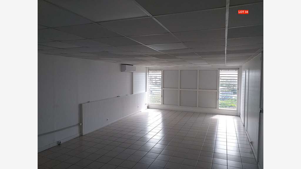 A louer bureaux 50m² & 80m² Fort de France Kerlys