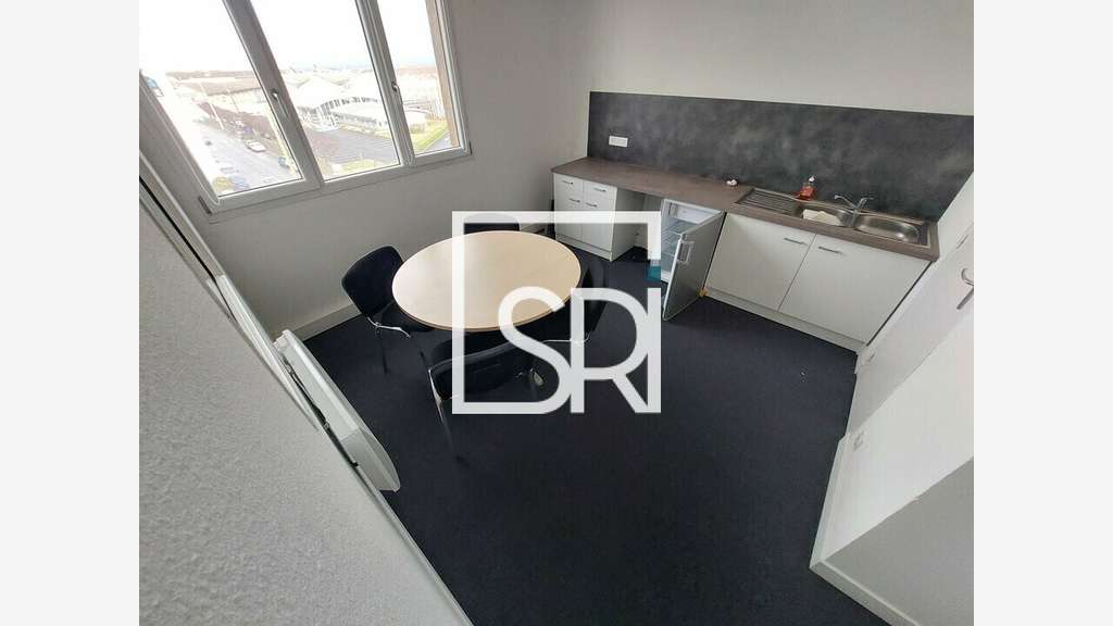 Bureaux 44m² à louer à Clermont Ferrand ZI Brézet
