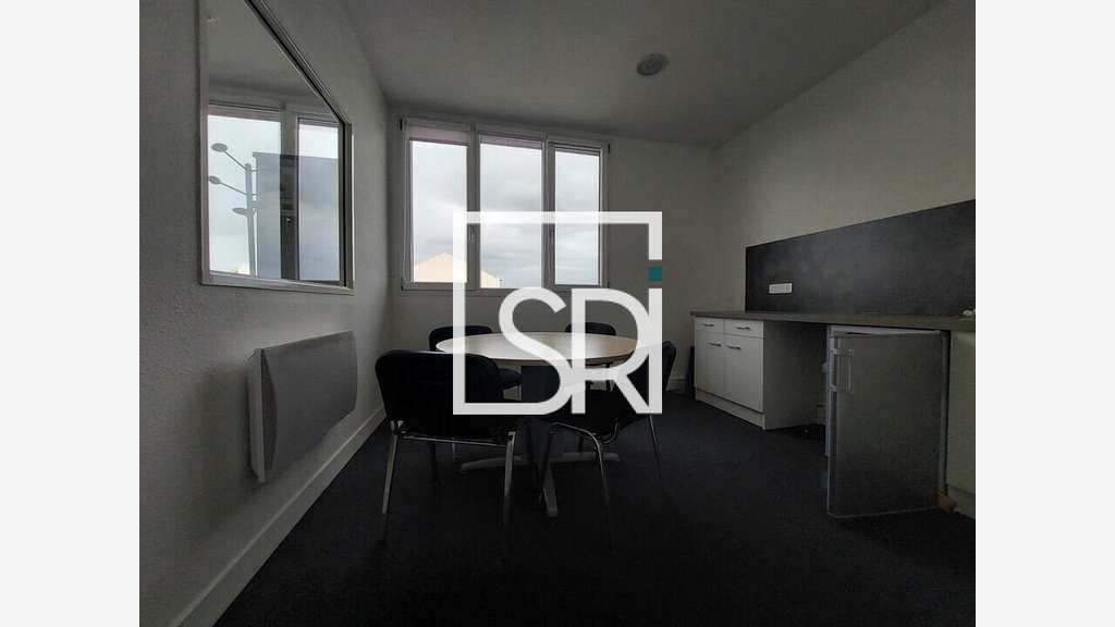 Bureaux 44m² à louer à Clermont Ferrand ZI Brézet