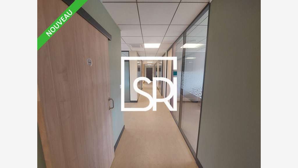 A louer bureaux 225m² dans bâtiment neuf à Thiers