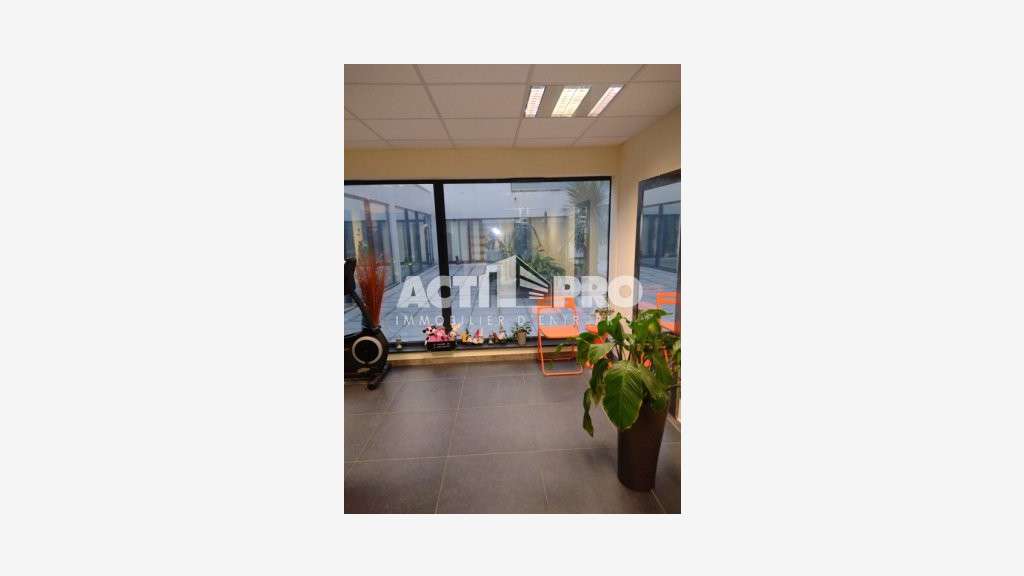 À louer bureaux de 66 m² à Perpignan