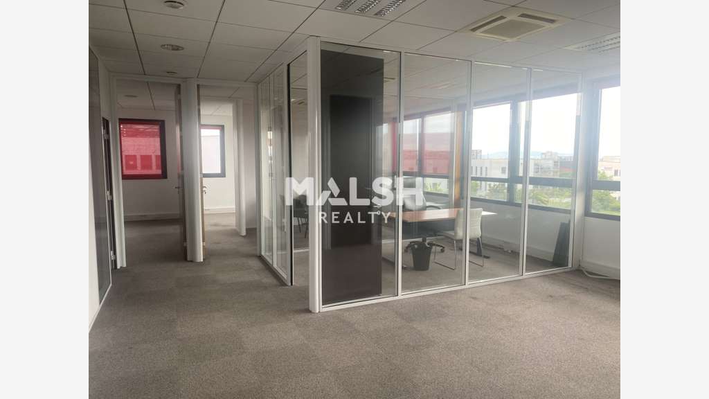 Bureaux de 681m² divisibles à louer à Saint Priest