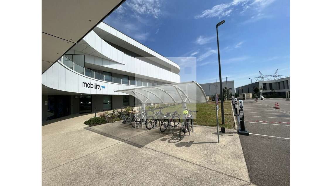 A louer bureaux aménagés 170m² à Jonage