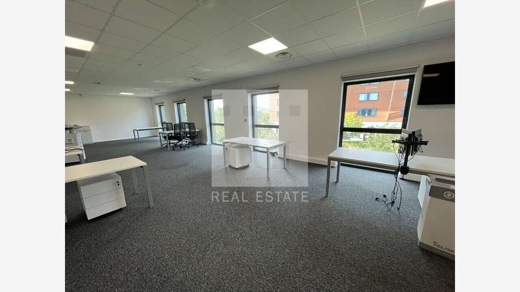 A louer bureaux aménagés 170m² à Jonage