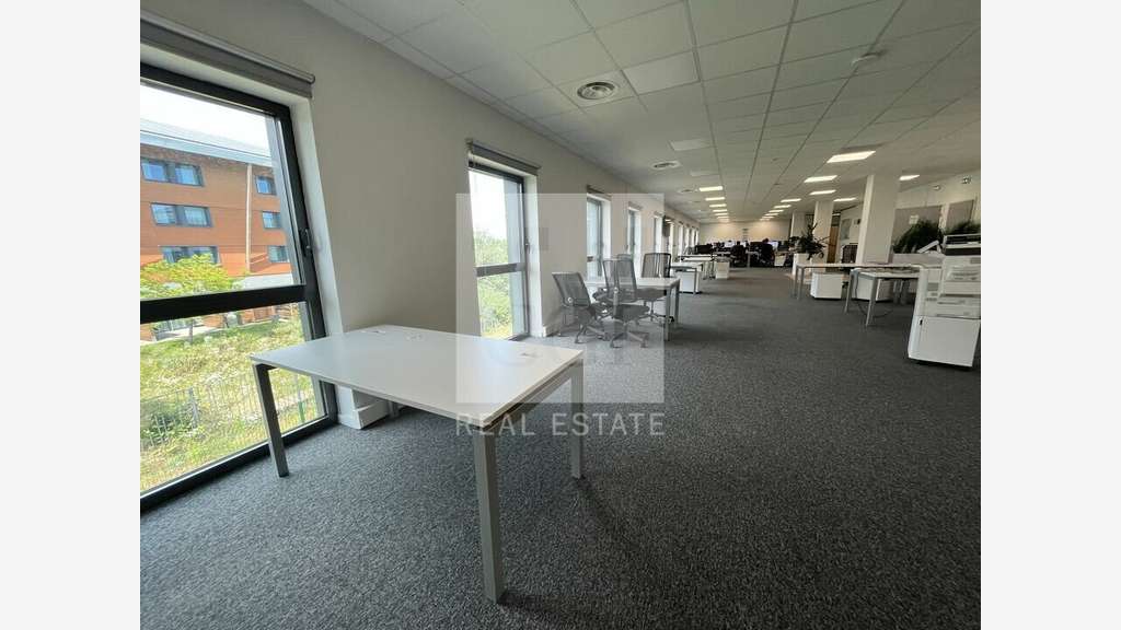A louer bureaux aménagés 170m² à Jonage