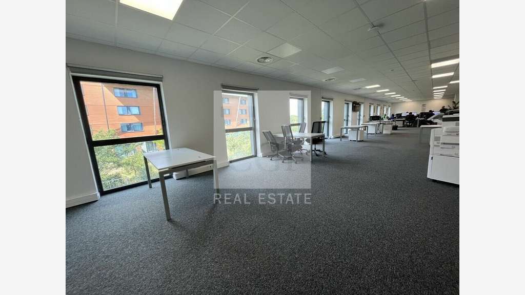 A louer bureaux aménagés 170m² à Jonage