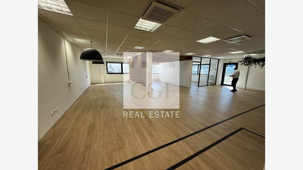 Bureaux à partir de 207m² à louer à Pusignan