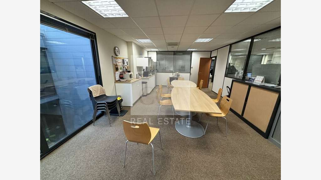 Bureaux à partir de 207m² à louer à Pusignan