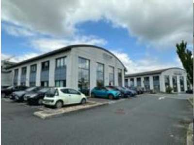 Bureaux à partir de 79m² à louer à Limas