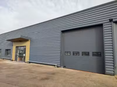 A louer local d'activités 550m² en ZA à Arnas