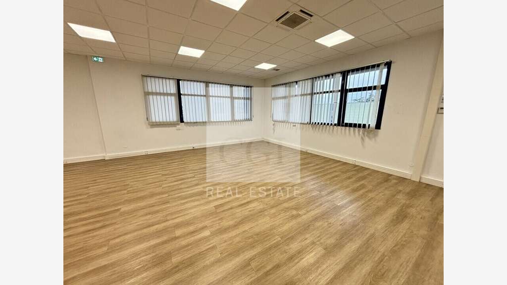 A louer bureaux rénovés 284m² à Bron
