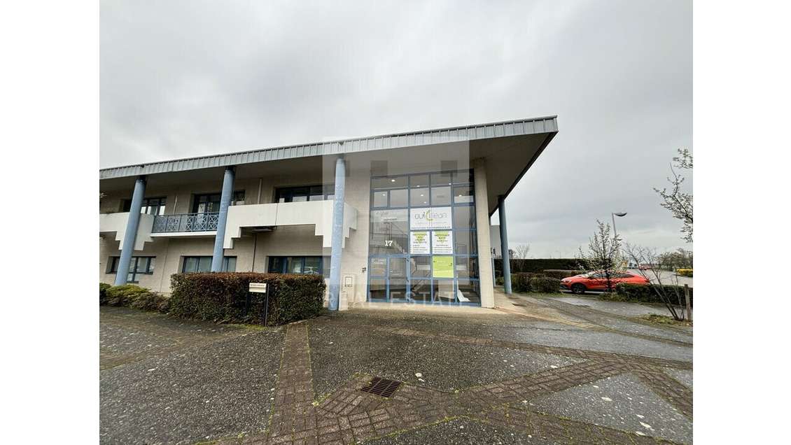 A louer bureaux rénovés 284m² à Bron