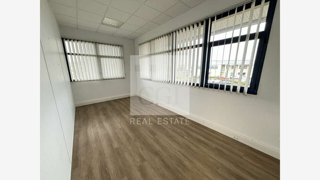 A louer bureaux rénovés 284m² à Bron