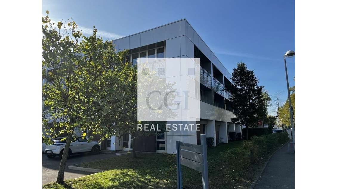 Bureaux 477m² divisibles à louer à Bron 