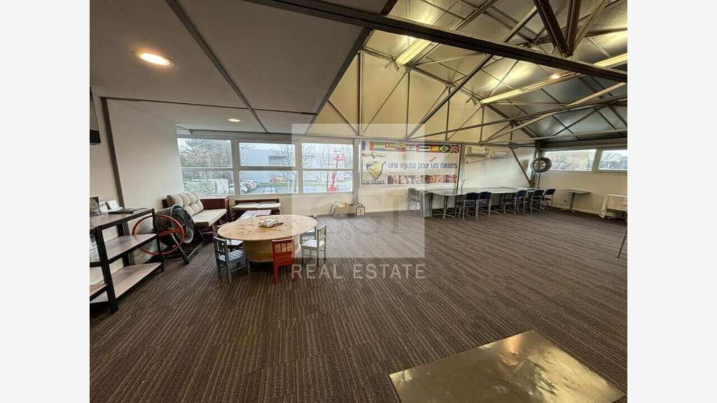 Bureaux dès 120m² à louer parc tertiaire à Bron 
