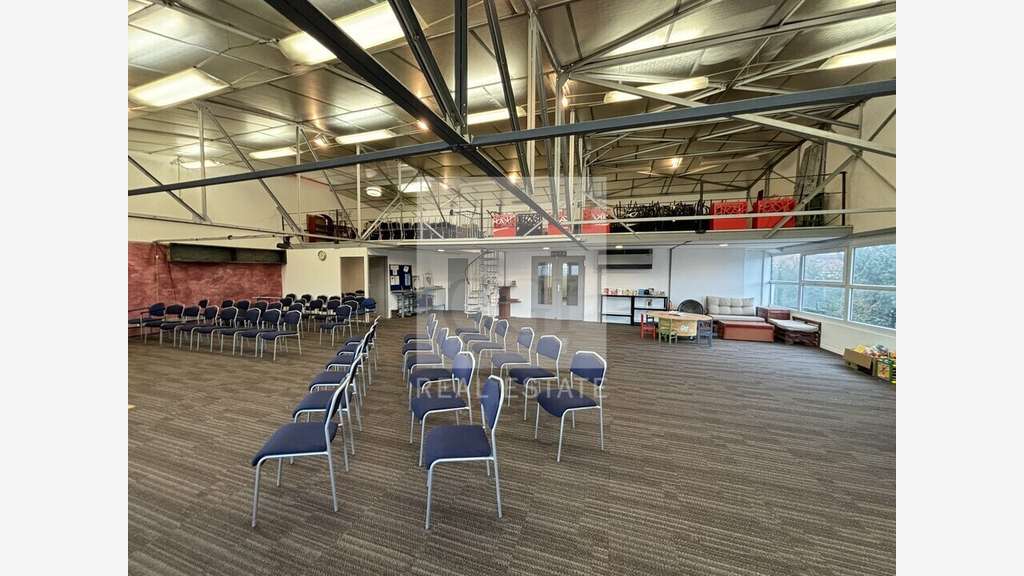 Bureaux dès 120m² à louer parc tertiaire à Bron 