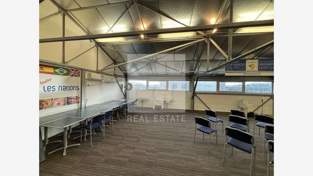Bureaux dès 120m² à louer parc tertiaire à Bron 
