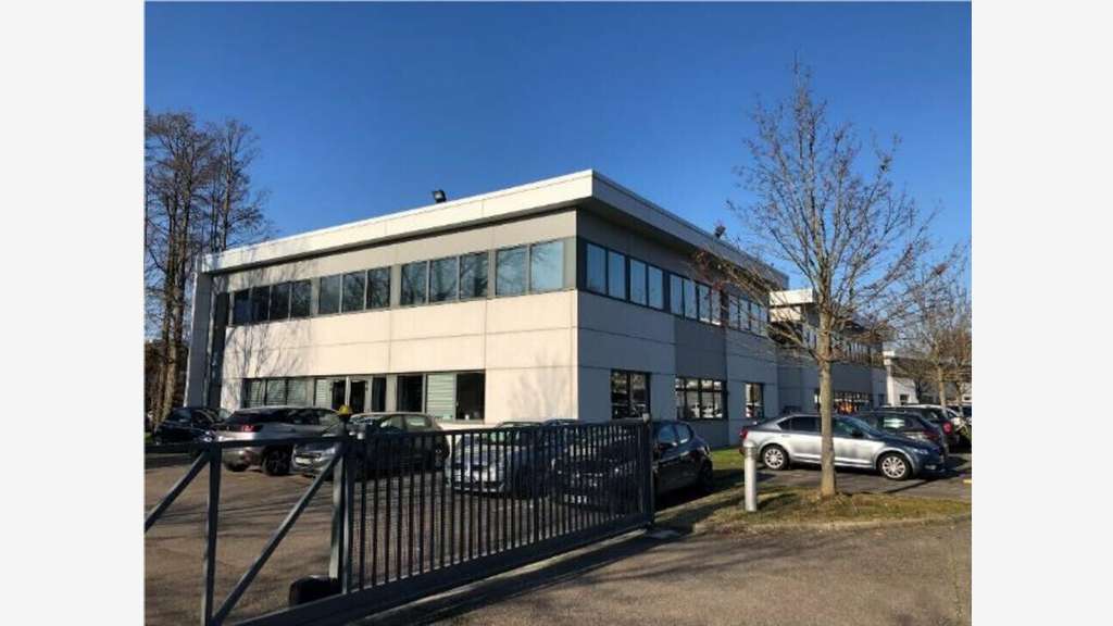 A louer bureaux 434m² à Limonest Parc Jardin Eole