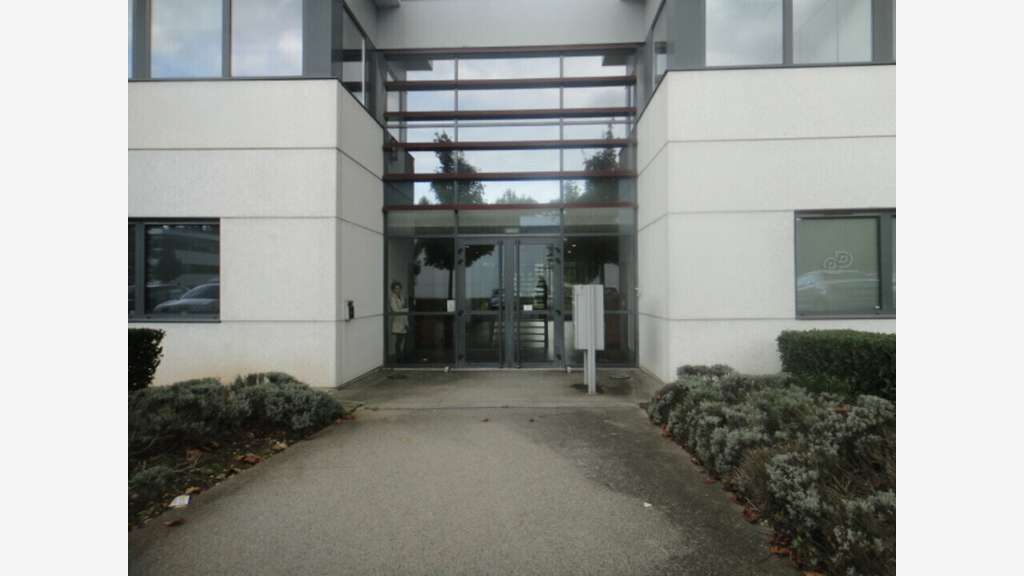 A louer bureaux 434m² à Limonest Parc Jardin Eole