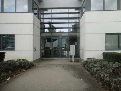 A louer bureaux 434m² à Limonest Parc Jardin Eole