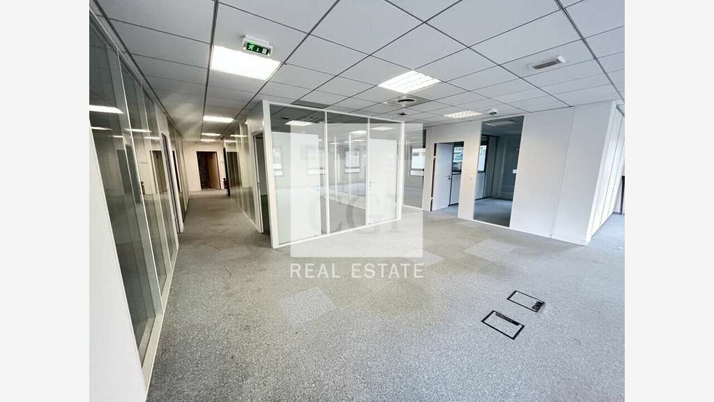 Bureaux 336m² à louer parc tertiaire à Limonest 