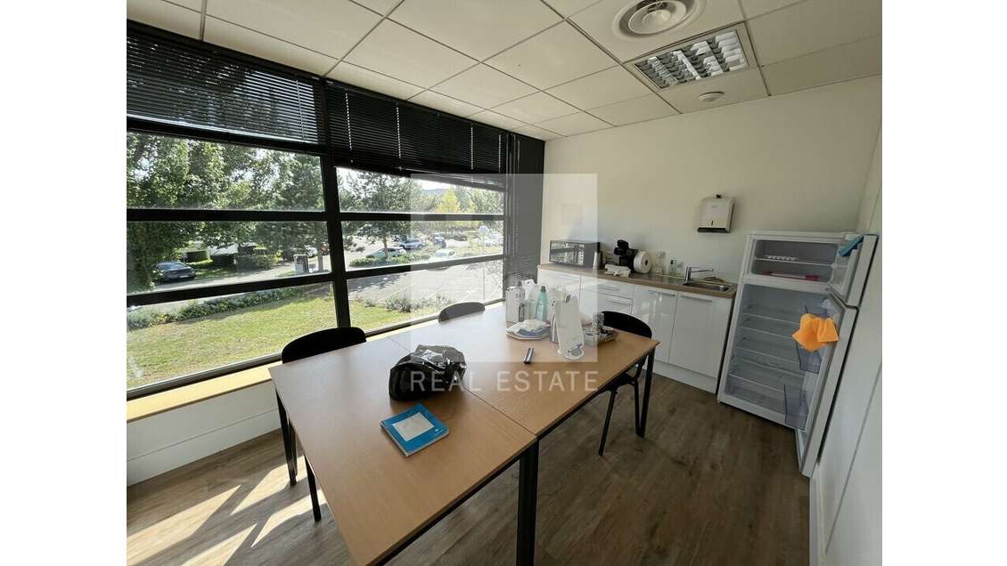 A louer bureaux 125m² excellent état Saint-Priest