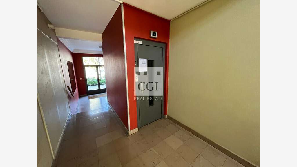 A louer bureaux 83m² R+1 à Saint-Priest centre