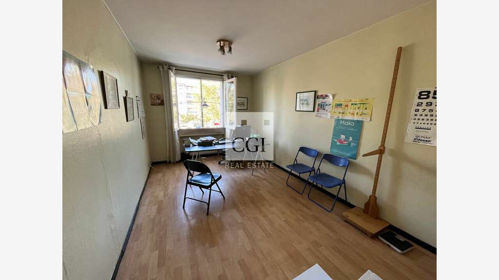 A louer bureaux 83m² R+1 à Saint-Priest centre