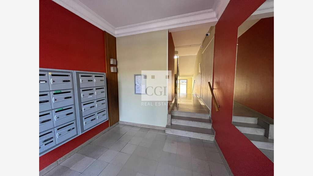 A louer bureaux 83m² R+1 à Saint-Priest centre