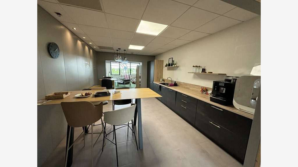 Bureaux 338m² à louer St Priest Parc Technologique
