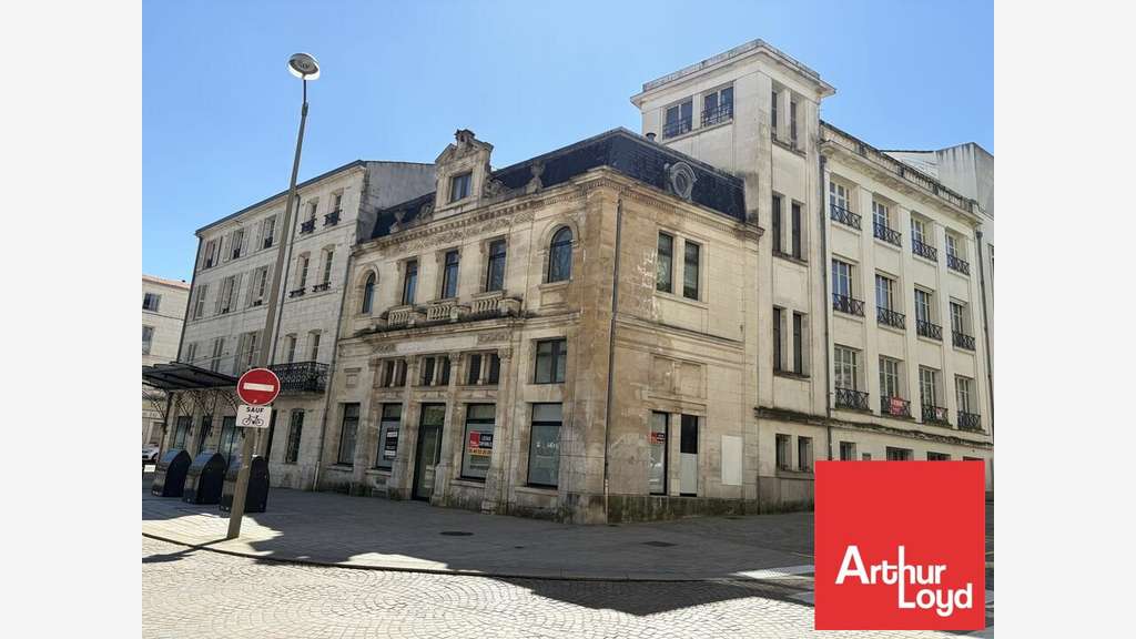 A louer bureaux 422m² à Niort La Brèche