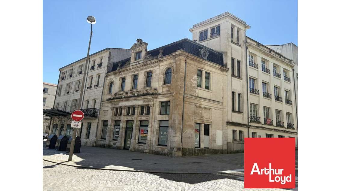 A louer bureaux 422m² à Niort La Brèche
