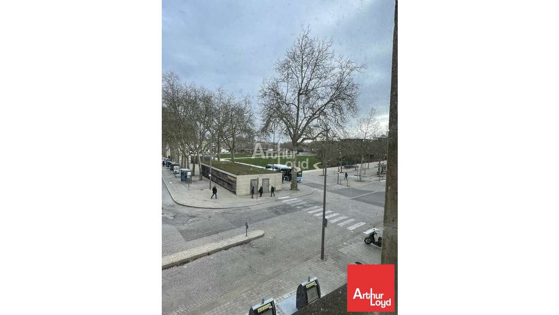 A louer bureaux 422m² à Niort La Brèche