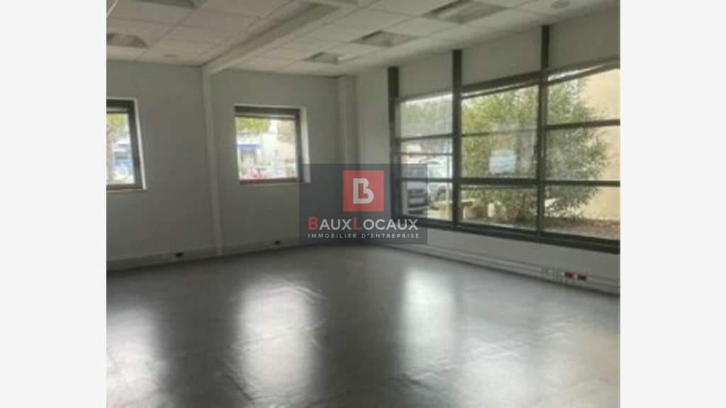 A louer bureaux 319m² à Avignon proche Cap Sud