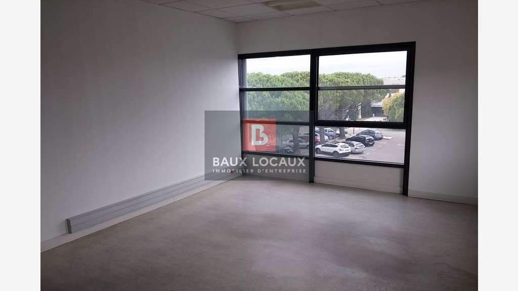 A louer bureaux 319m² à Avignon proche Cap Sud