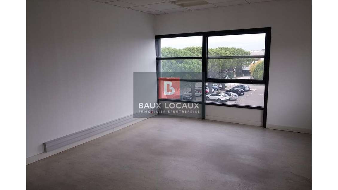 A louer bureaux 319m² à Avignon proche Cap Sud