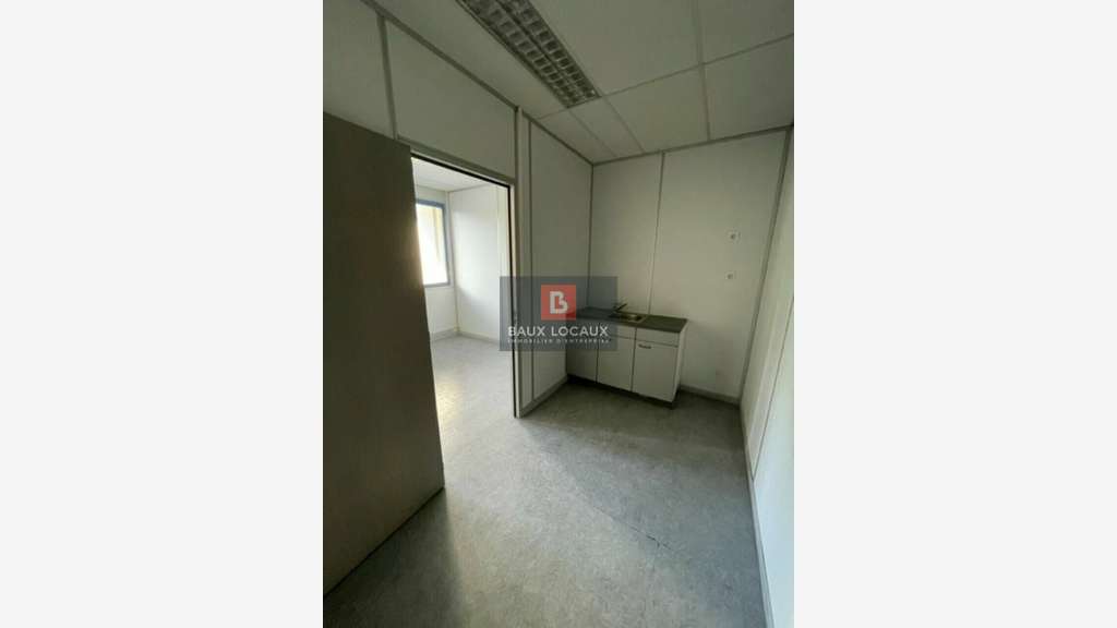 A louer bureaux 50m² R+1 à Avignon proche Cap Sud