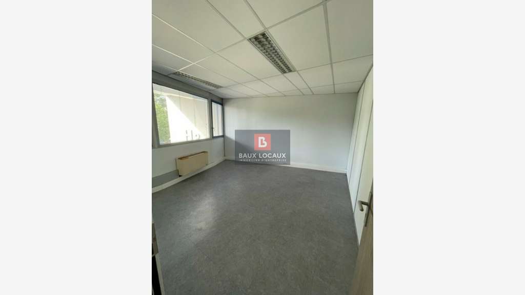 A louer bureaux 50m² R+1 à Avignon proche Cap Sud