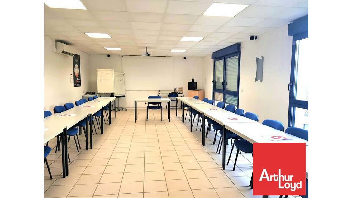 A louer bureaux 139m² ERP à Poitiers Bld Kennedy